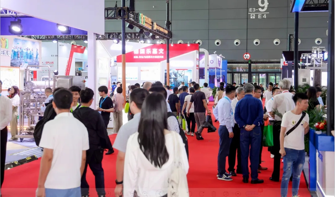 花花牛乳業(yè)集團(tuán)黨委書記、董事長唐洪峰一行參加中國乳制品工業(yè)協(xié)會第三十次年會暨2024中國（國際）乳業(yè)技術(shù)博覽會