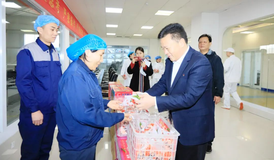 新春慰問送關懷——集團黨委書記、董事長慰問春節期間堅守崗位的一線職工