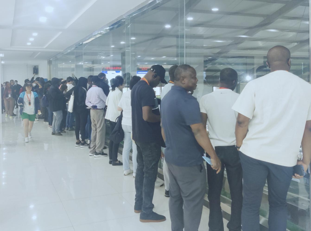 北京大學(xué)南南合作與發(fā)展學(xué)院教授、全球伙伴關(guān)系主任周詠梅一行蒞臨花花牛平輿瑞亞牧業(yè)參觀調(diào)研