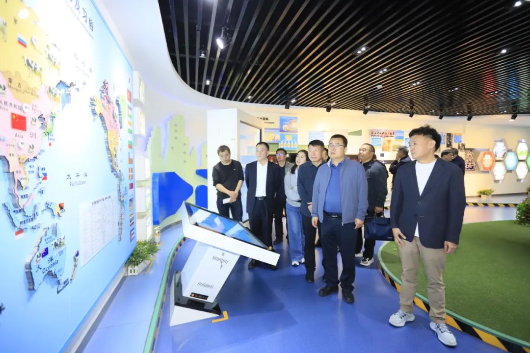 花花牛丨寧夏農業農村廳畜牧獸醫局局長洪龍一行蒞臨花花牛參觀調研