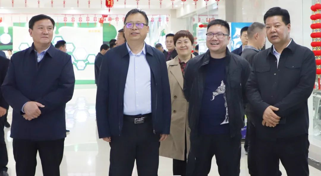 花花牛丨駐馬店市遂平縣政協(xié)黨組書記、主席張衛(wèi)東一行蒞臨花花牛魯山瑞亞牧場參觀