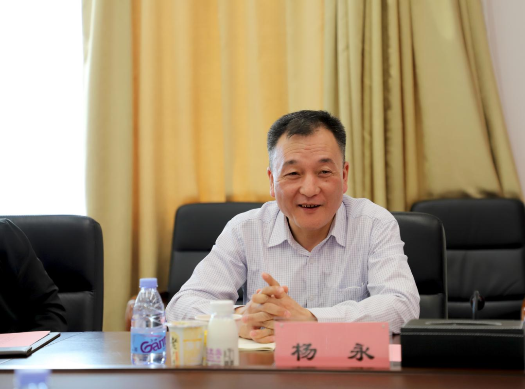 交流促提升 互動謀發(fā)展｜花花牛乳業(yè)集團(tuán)總裁楊永帶隊分別赴廣東燕塘乳業(yè)及越秀風(fēng)行乳業(yè)參觀交流