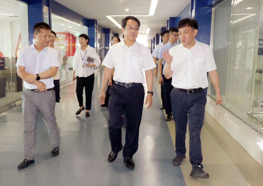 河南省高級人民法院院長胡道才一行蒞臨花花牛乳業(yè)集團(tuán)開展“萬人助萬企”活動 助力企業(yè)發(fā)展