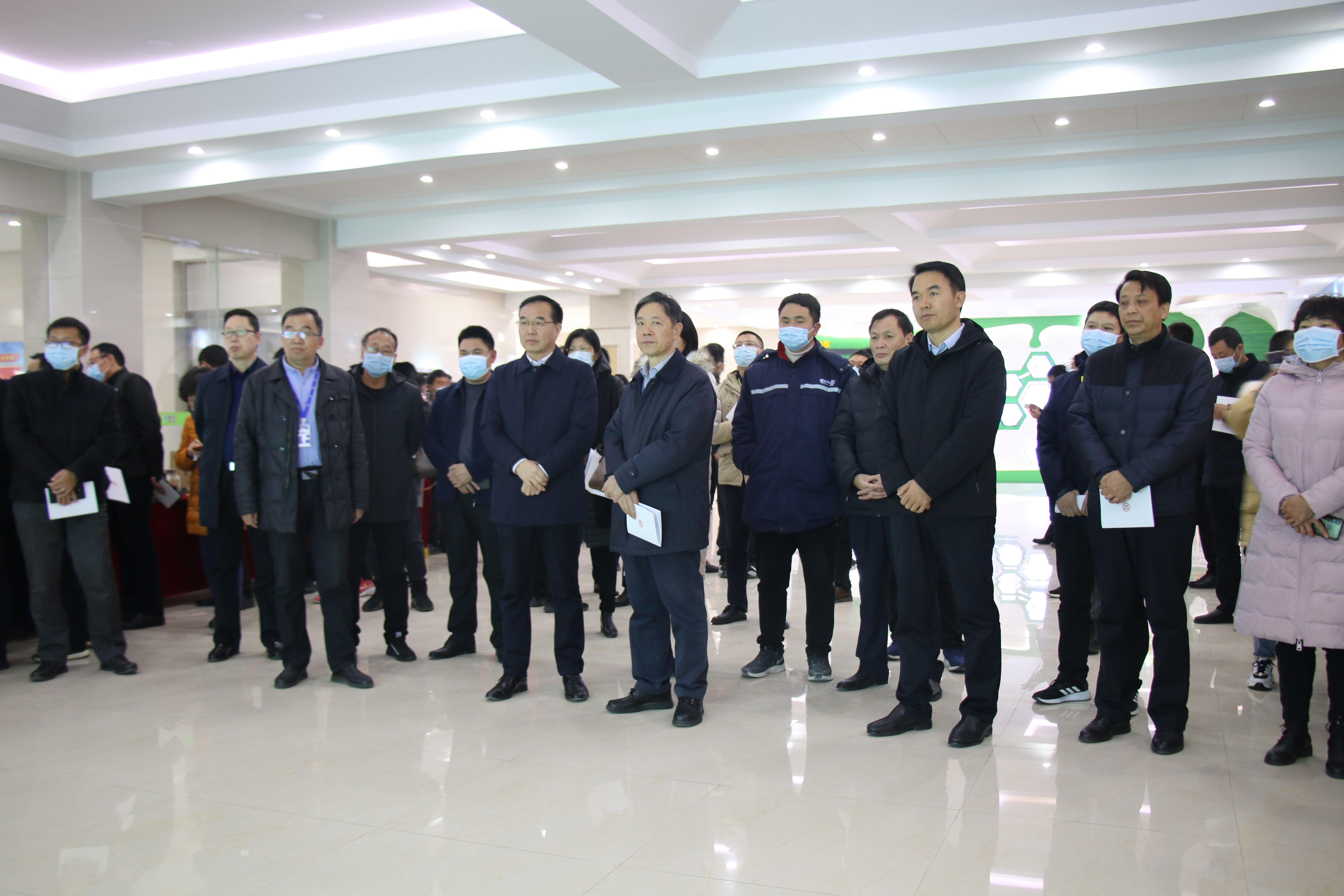 花花牛 | 農(nóng)業(yè)農(nóng)村部農(nóng)業(yè)綠色發(fā)展考察團蒞臨花花牛魯山瑞亞參觀調(diào)研