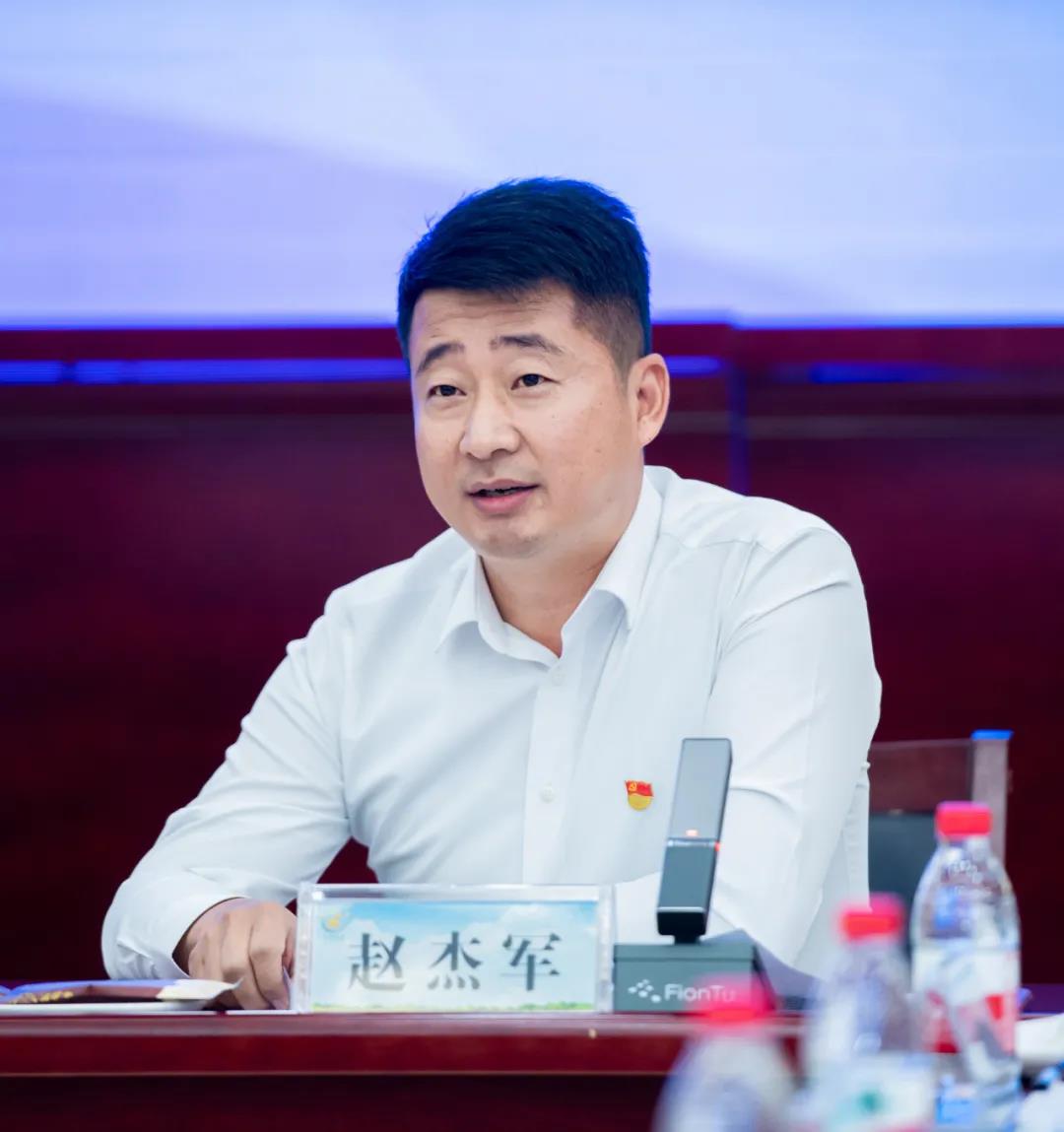 花花牛| 蘭考縣人民政府與蒙牛、花花牛達(dá)成戰(zhàn)略合作 助力河南奶業(yè)高質(zhì)量發(fā)展