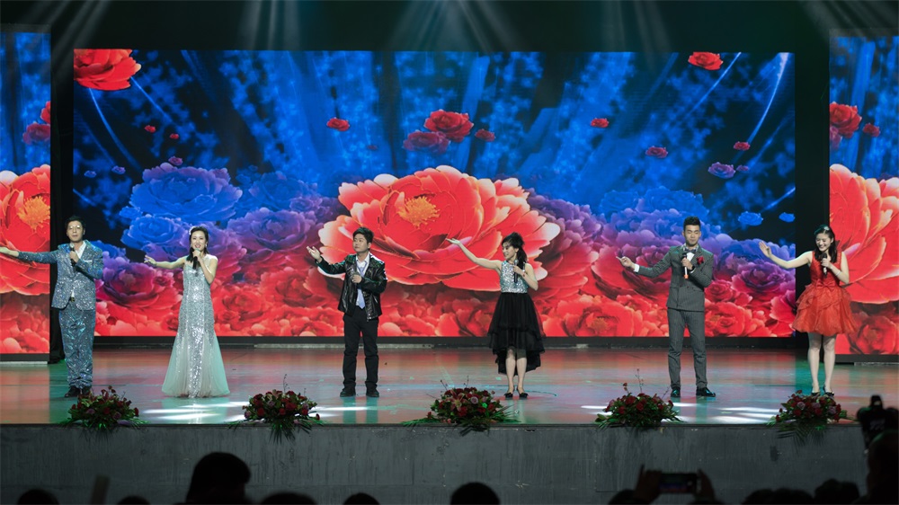 “不忘初心、聚力前行” 花花牛集團2018迎新春聯歡會隆重舉行