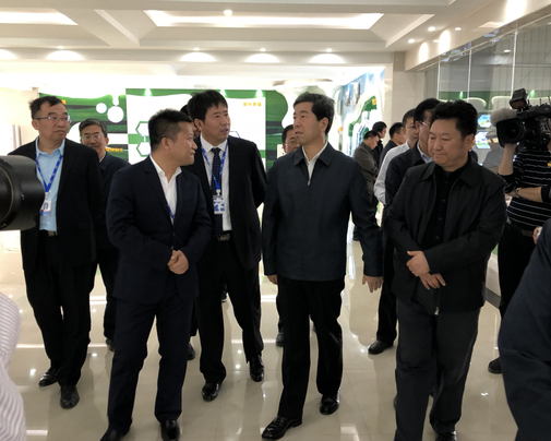 河南省委副書記、省長陳潤兒一行蒞臨 花花牛集團魯山瑞亞牧業(yè)有限公司視察調(diào)研